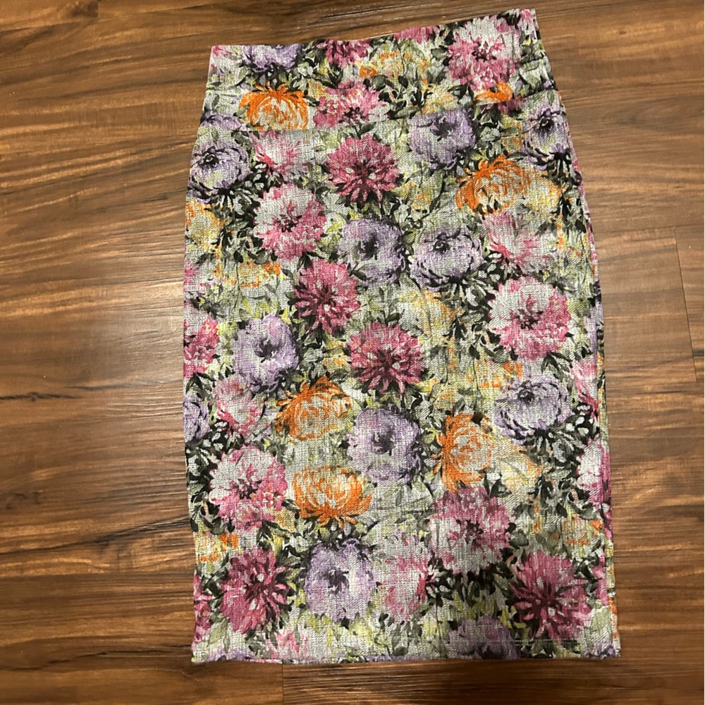 Lularoe size med pencil skirt ( think was called Cassie )